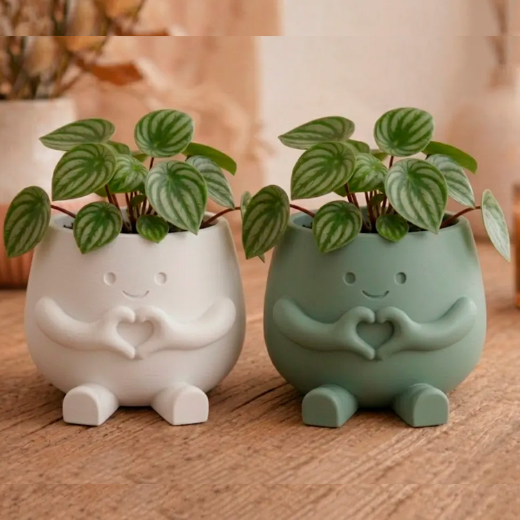 Vaso Decorativo Fofo com Mãos em Formato de Coração